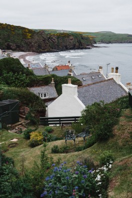 Blick über ein schottisches Fischerdorf 
