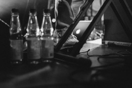 Porches im Karlstorbahnhof beim Queer Festival | The Postie 