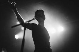 Porches im Karlstorbahnhof beim Queer Festival | The Postie 