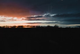 Sonnenuntergang aus dem Zug