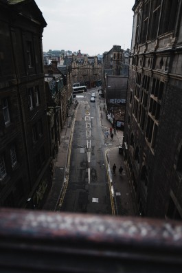 Blick von einer Brücke in Edinburgh 